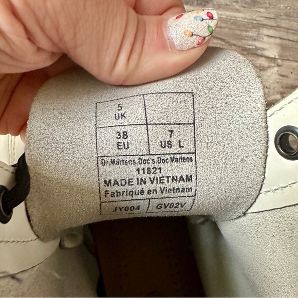 Dr Martens Women’s Smooth Leather White Lace Up Boots Size 7 - Picture 7 of 7